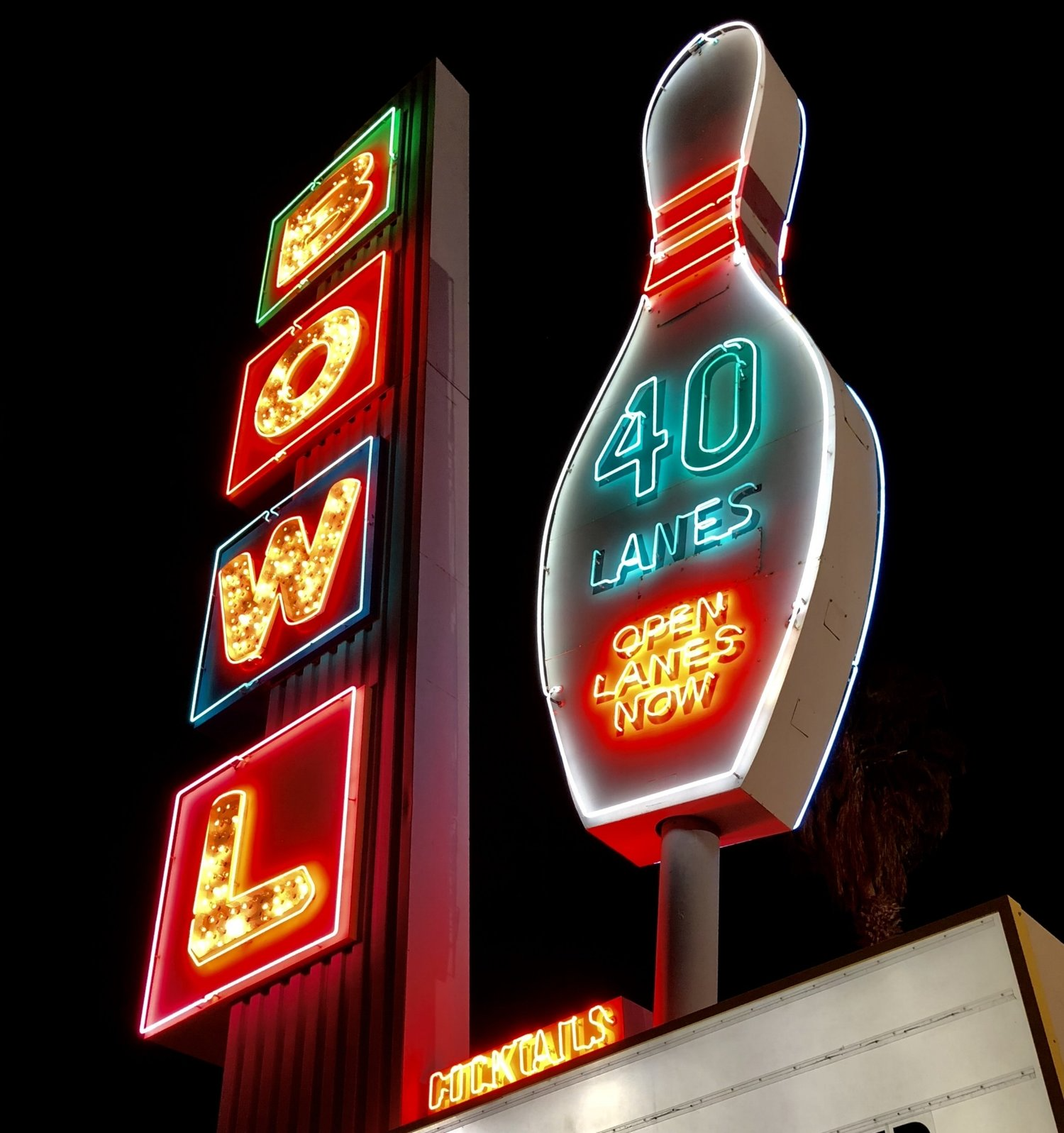 Custom Neon Signs Orange County: Linbrook Bowl - Anaheim, CA