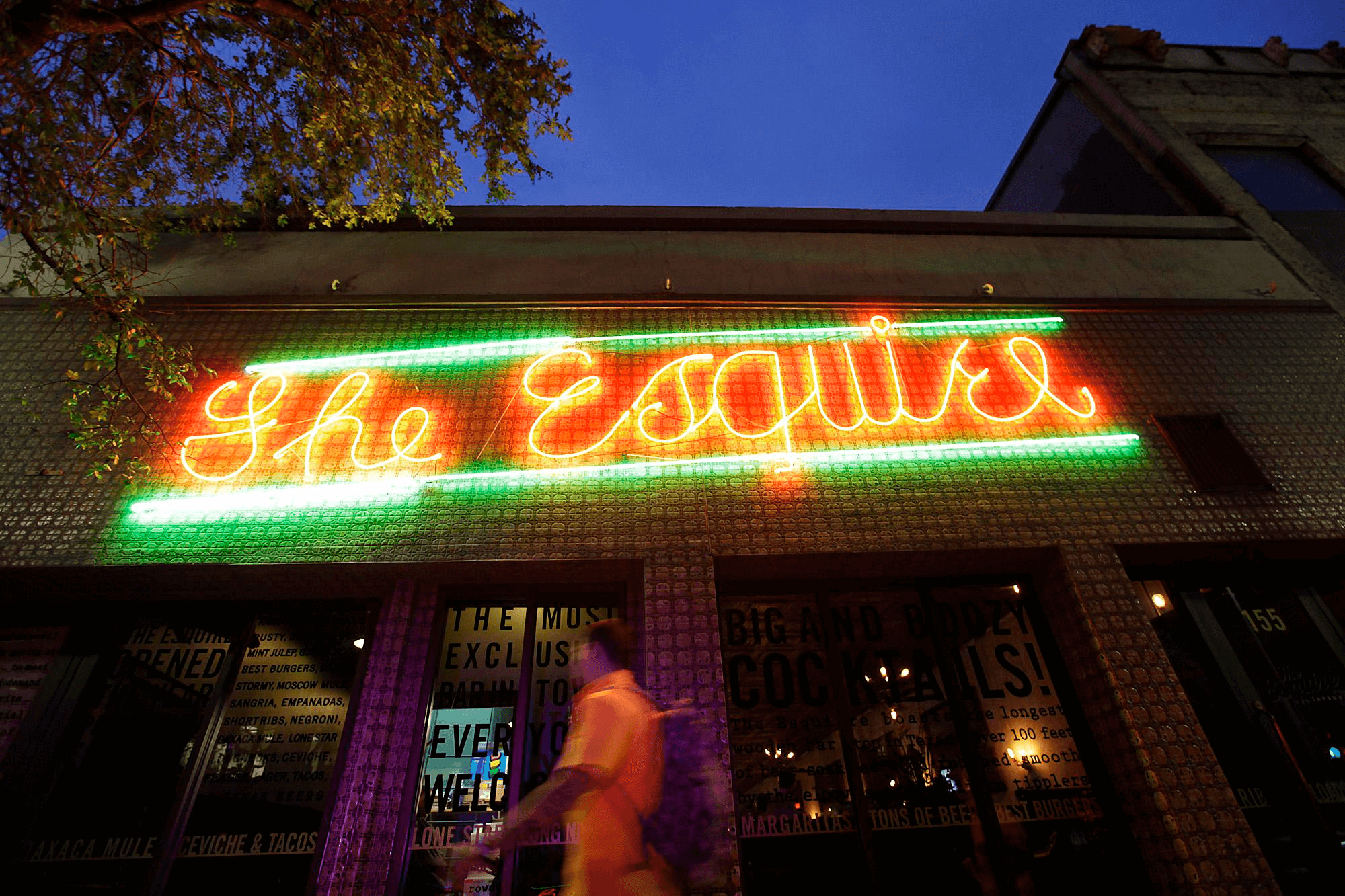 Key Factors to Consider When Selecting a Custom Neon Sign San Antonio Provider