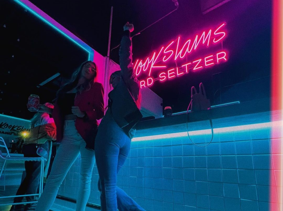 Unique Features of Custom Neon Sign Los Angeles 