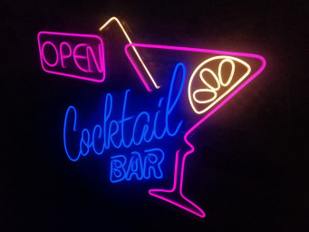 Neon Cocktail Sign, Neon Sign Cocktail Bar, Neon Bar Signs, Restaurant Neon, Neon Sign For A Snack Bar