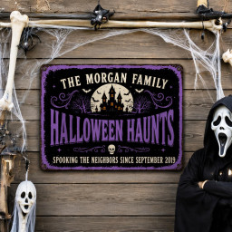 Personalized Halloween Metal Sign, Custom Family Name Haunted House Plaque, Vintage Garden Wall Decor, Gothic Halloween Home Gift